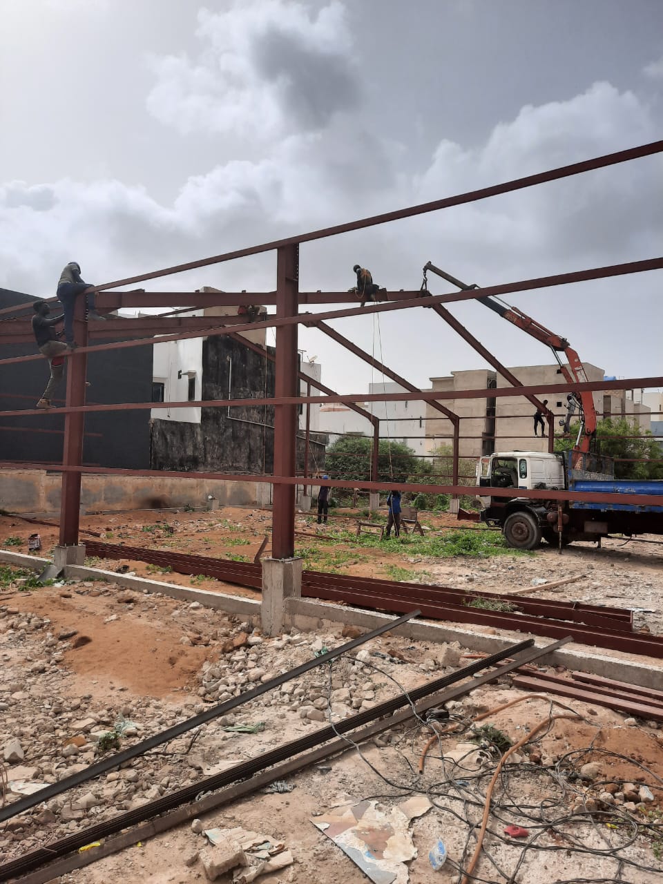 Réalisation d’une charpente Hangar à la Foire de Dakar – 450 m²
