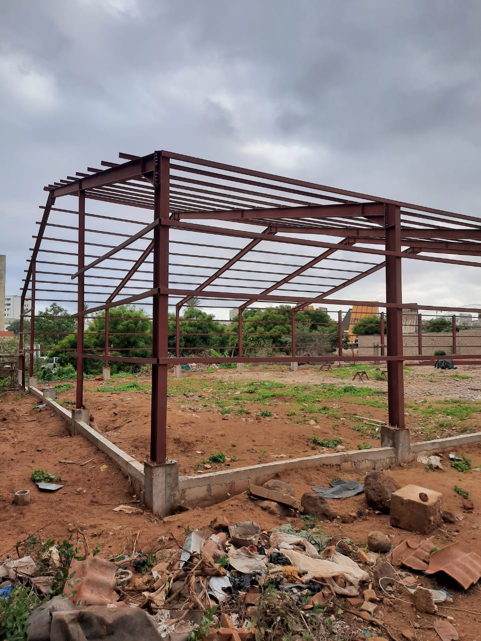 Réalisation d’une charpente Hangar à la Foire de Dakar – 450 m²